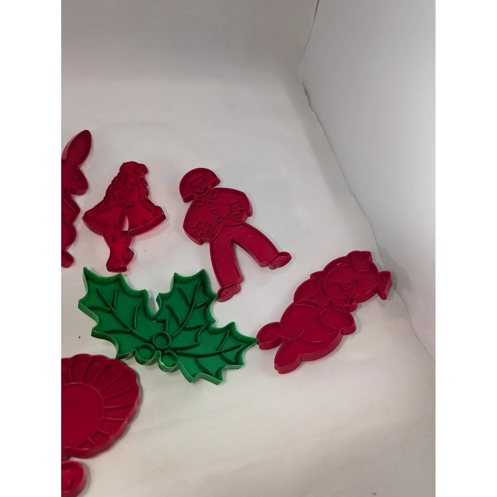 Vintage Hallmark Plastic Cookie Cutters Lot Red‎ Green Holiday Christmas